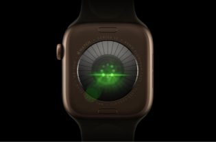Close-up da parte traseira de um Apple Watch Series 12 em alumínio, exibindo os novos sensores ópticos brilhando em verde.