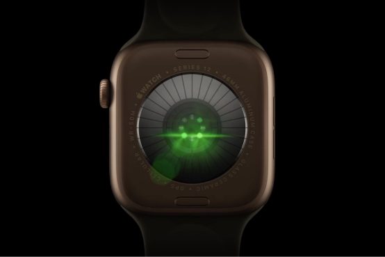 Close-up da parte traseira de um Apple Watch Series 12 em alumínio, exibindo os novos sensores ópticos brilhando em verde.